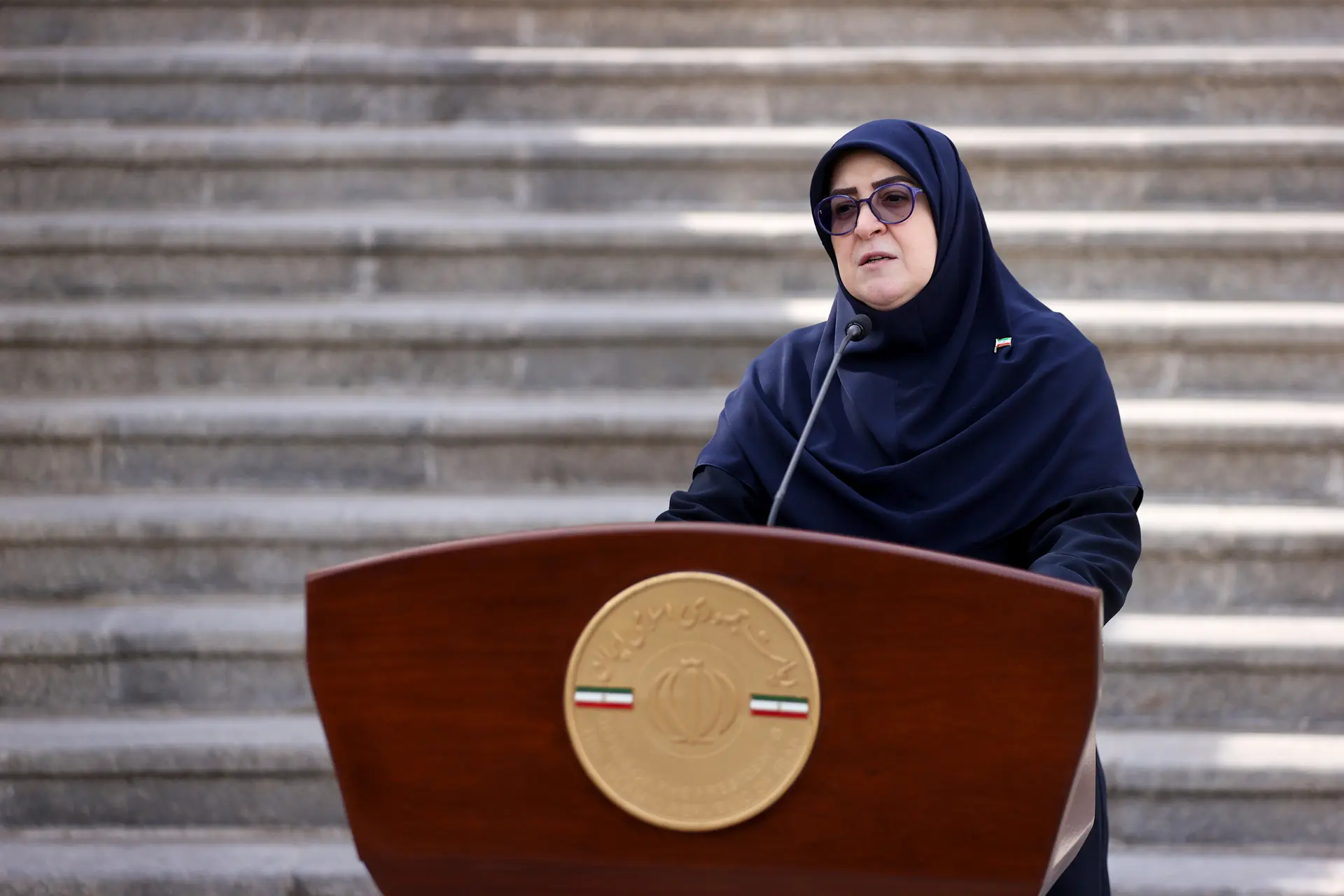 فاطمه مهاجرانی: نرخ بنزین تا پایان شهریور ثابت می‌ماند/ دولت از شکل‌گیری صف در جایگاه‌ها عذر خواست