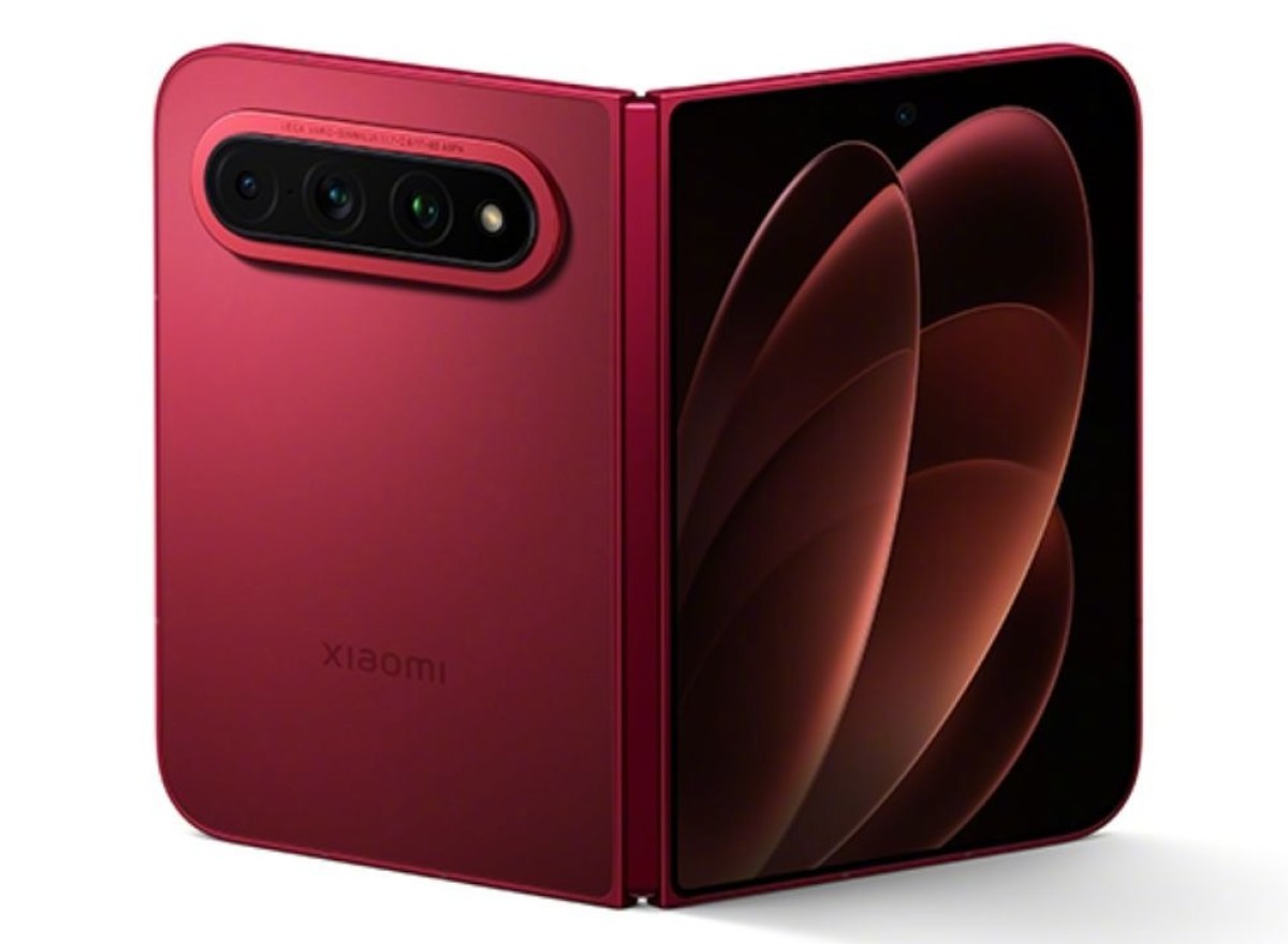 طراحی رسمی شیائومی ۱۸ فولد در رنگ Nishino Red
