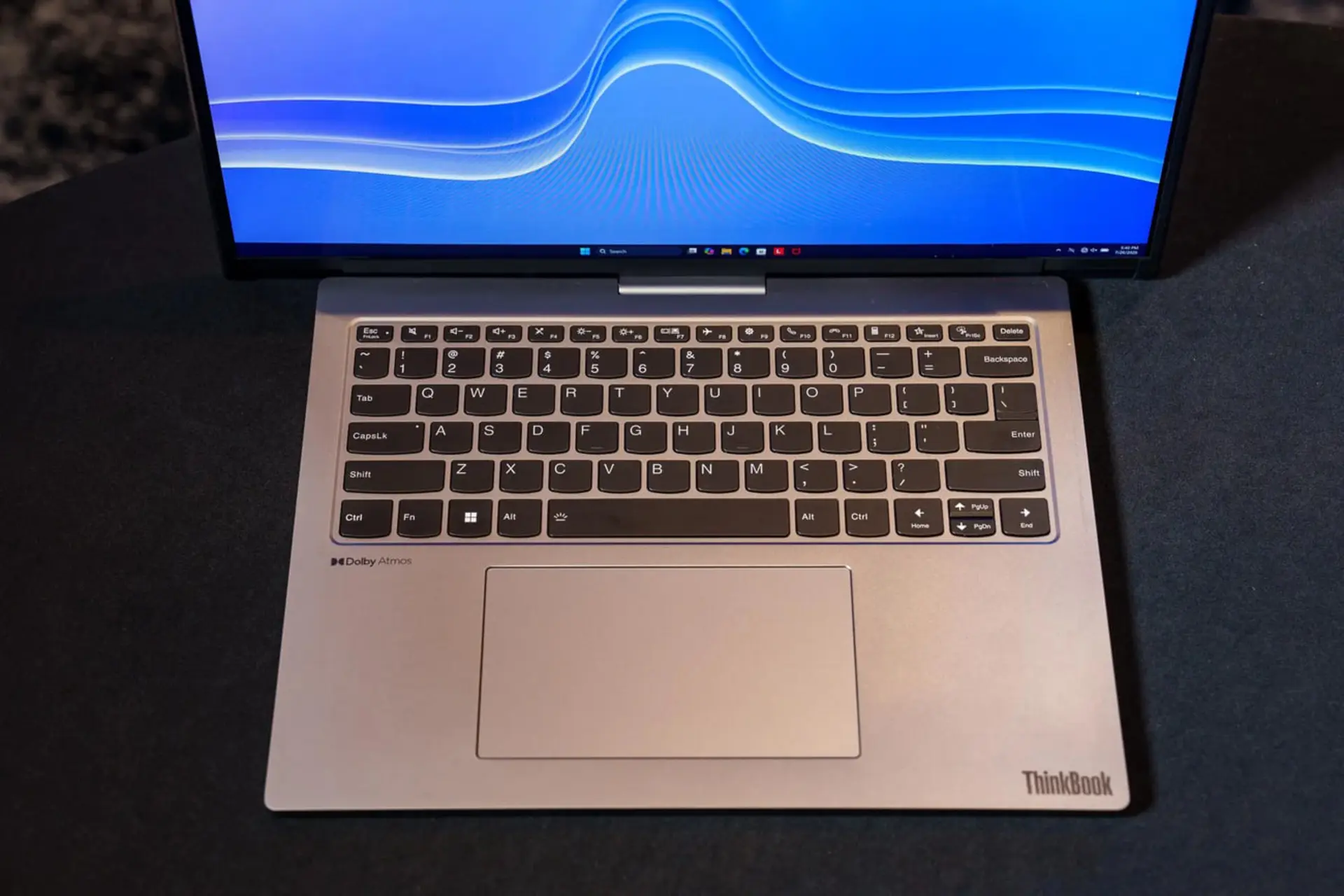 نمای نزدیک از لپ‌تاپ ThinkBook Project Swan لنوو