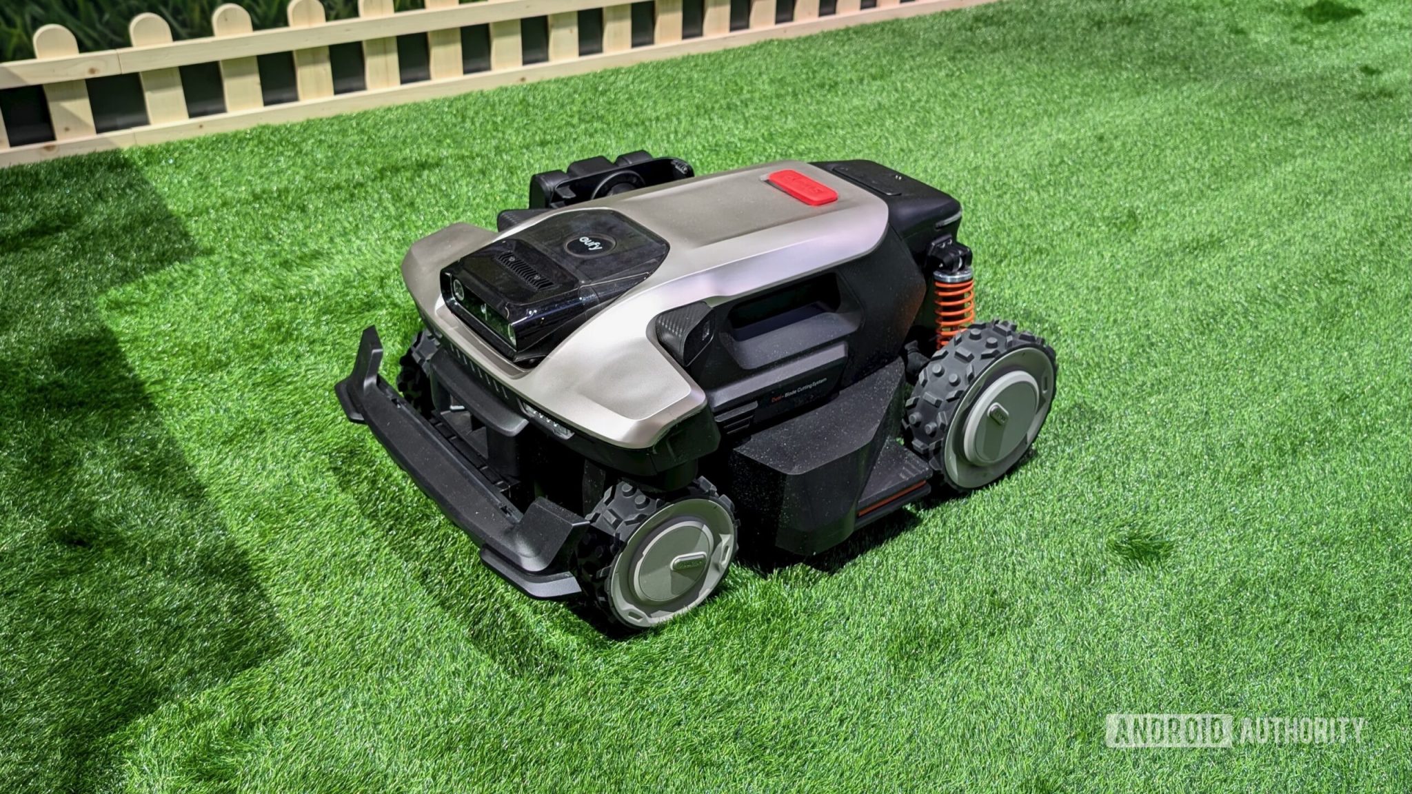 ایستگاه داک و سیستم خودتمیزشونده Eufy Omni E35