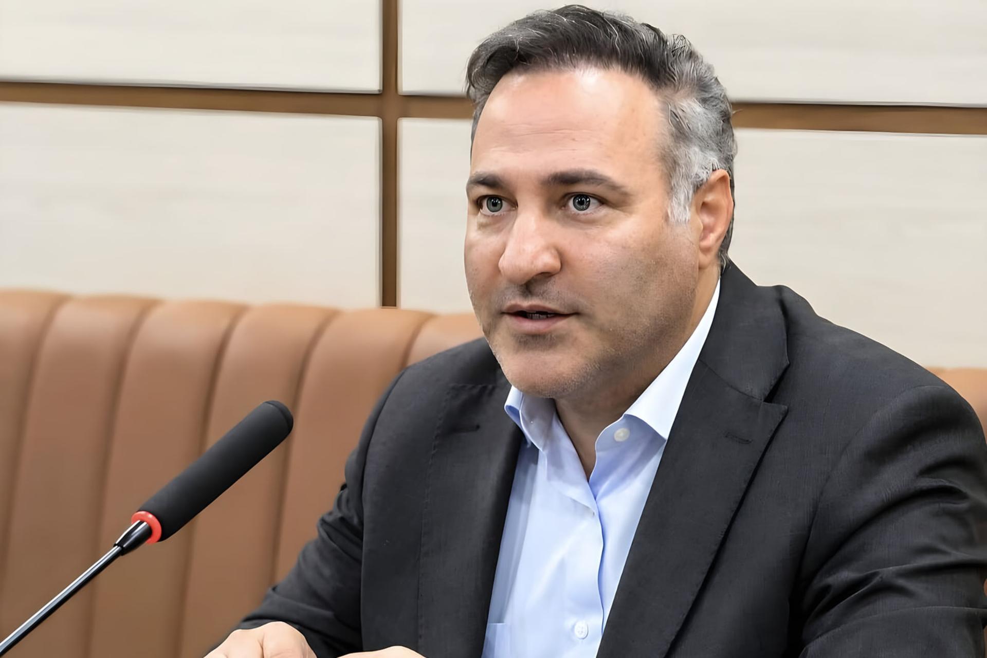 هشدار نماینده مجلس درباره قیمتسازی در بازار موبایل؛ دلار بهانه گرانی چند برابری گوشی نیست