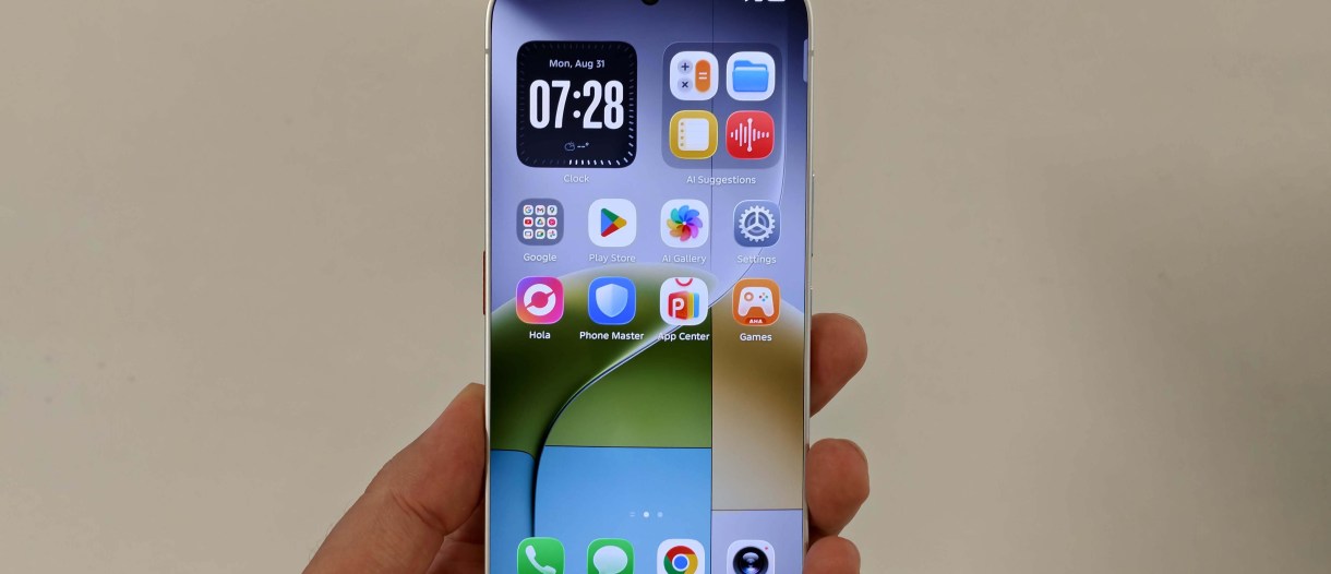 Tecno bezel-less concept phone hands-on
