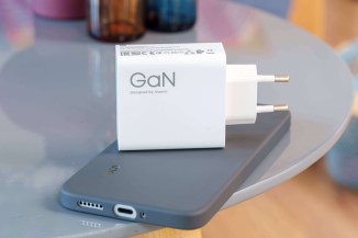 نمای پشت پوکو X8 و جزئیات طراحی