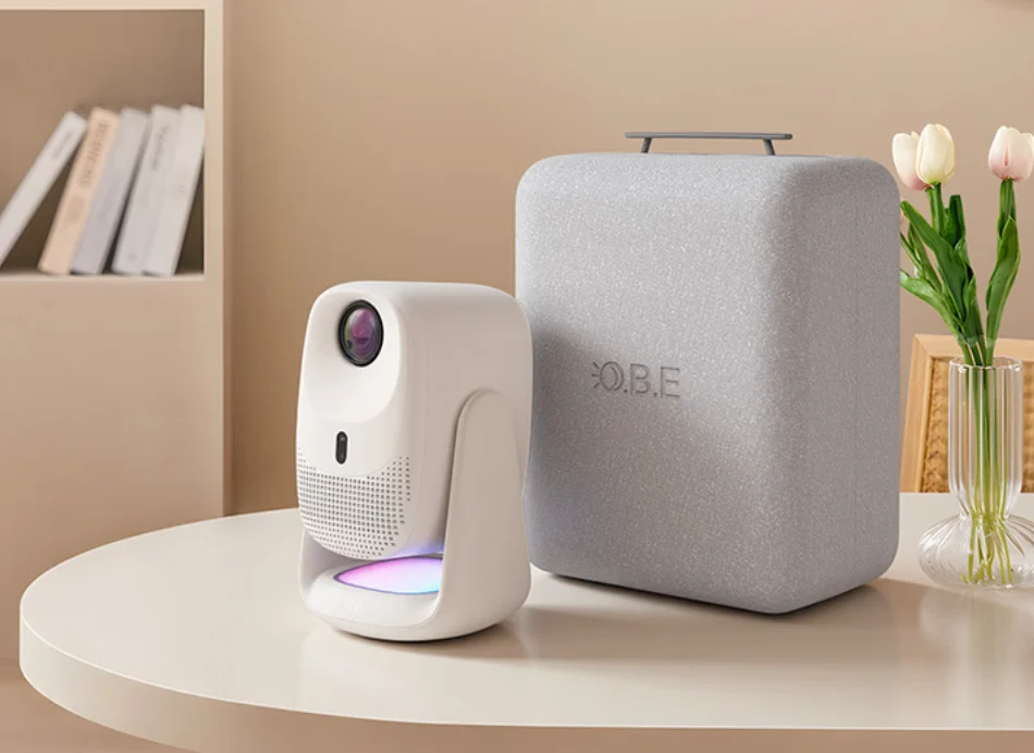 پروژکتور OBE C5 Pro با روشنایی ۶۰۰ لومن CVIA و پایه گیمبال یکپارچه معرفی شد