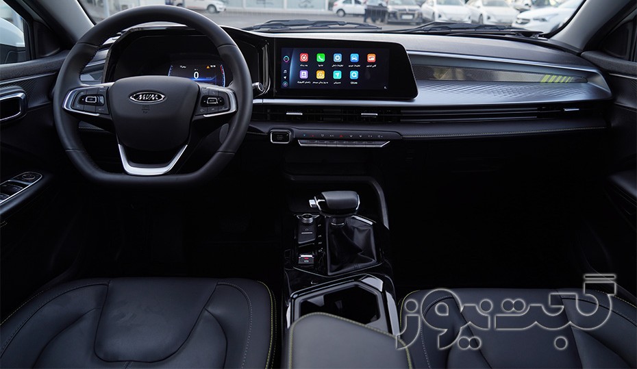 نمای کابین ام وی ام X33 کراس CVT