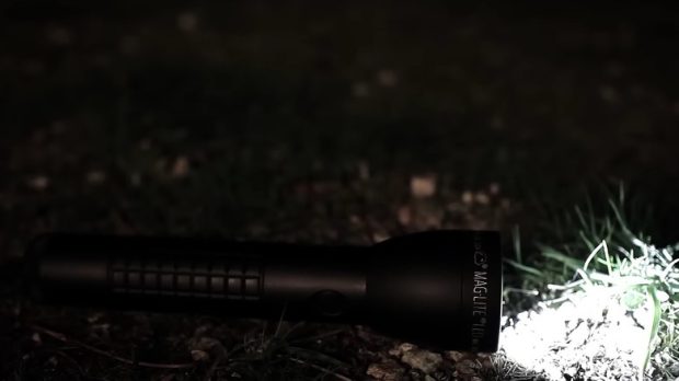 چراغ قوه تاکتیکی SureFire مخصوص نیروهای ویژه