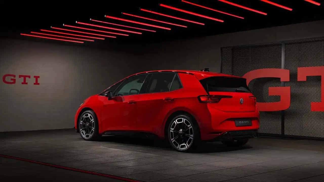 نمای جانبی فولکس واگن ID.3 GTI مدل 2027